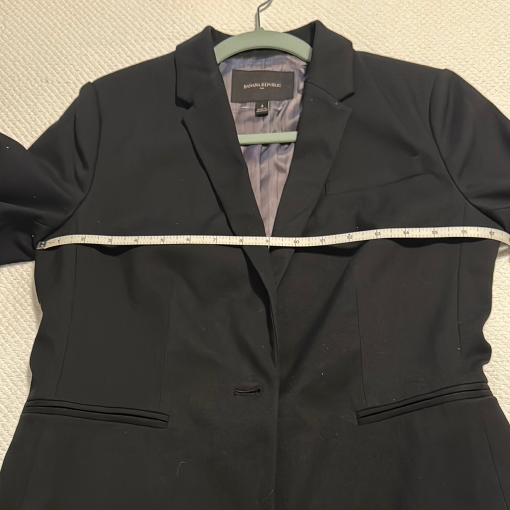 Banana Republic- CLASSIC SUIT BLAZER/Wms size: 4/ Black/ Semi-fitted/ NEW w/ tag - Picture 14 of 15